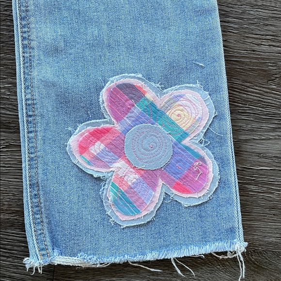 Upcycled Embellished Cropped Flare Light Wash Jeans Boho Scrappy Fabric Flowers - Picture 14 of 16